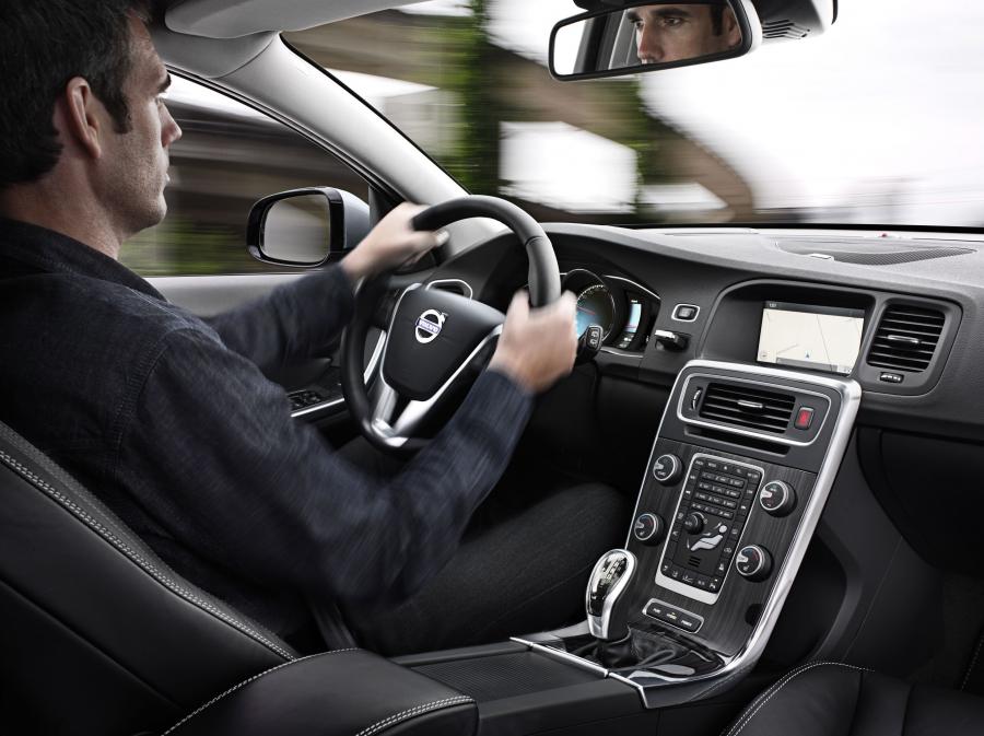  Volvo V60 Plug-in Hybrid 2011 года  (фото 56 из 68)